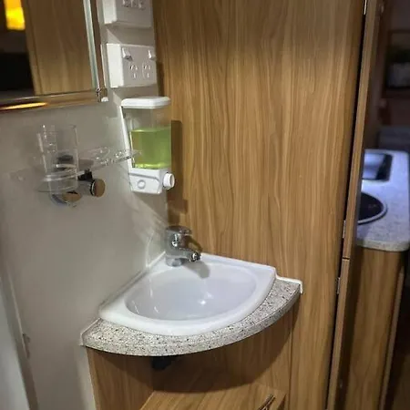 Heated Caravan With All The Trimmings Melbourne Exterior photo