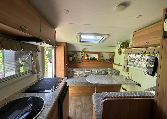 Heated Caravan With All The Trimmings