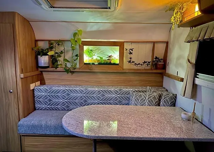 Heated Caravan With All The Trimmings